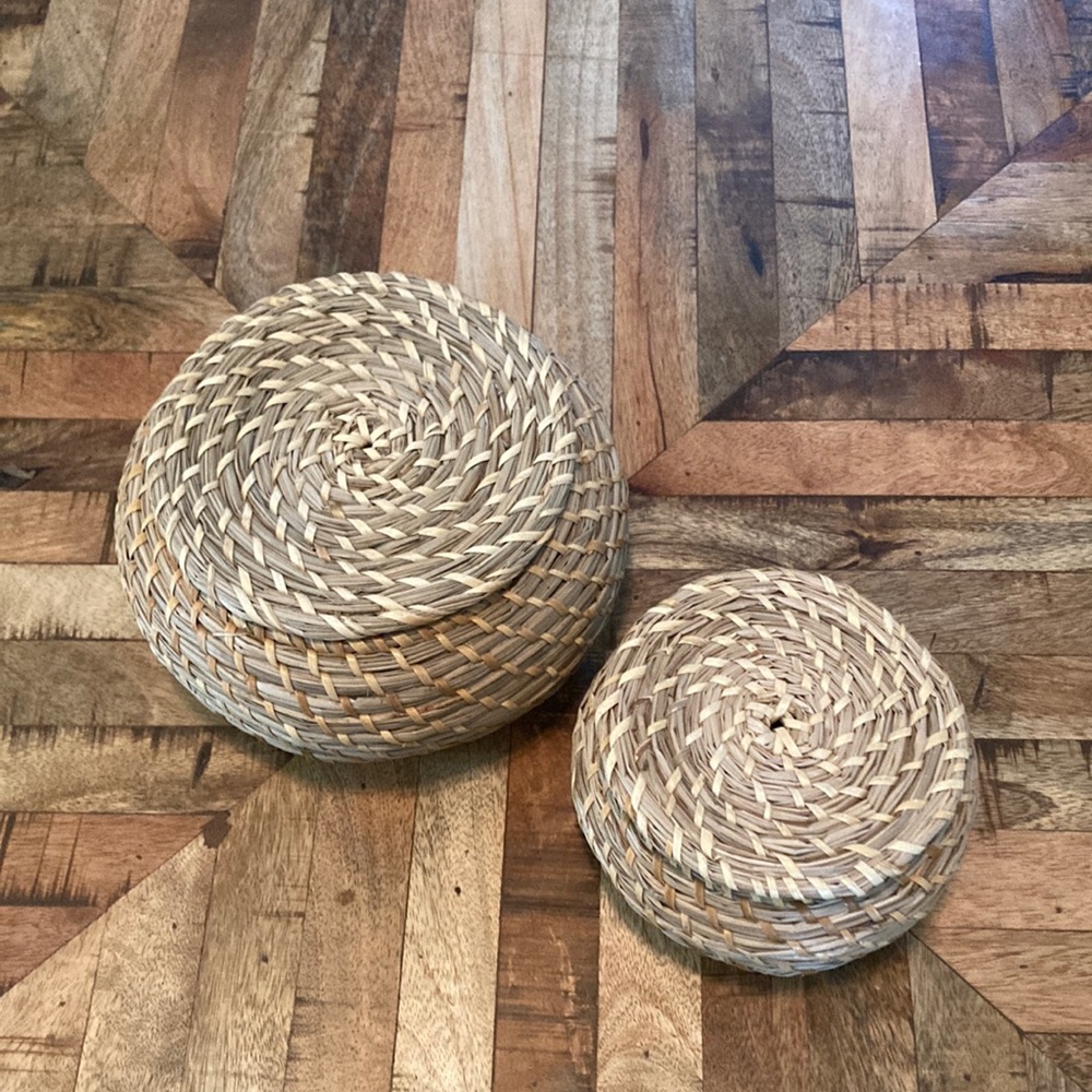 Woven baskets set of 2